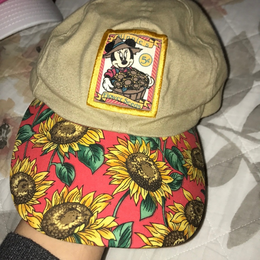 Minnie sunflower hat!